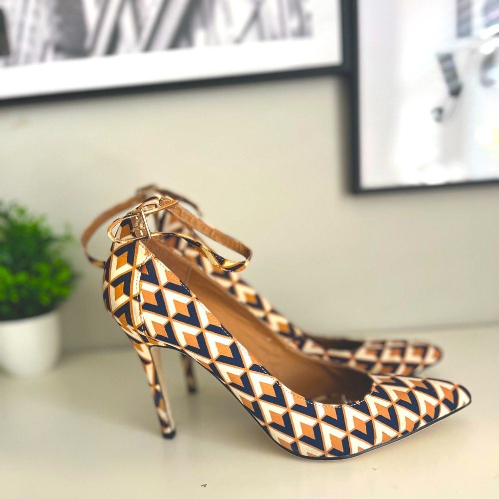 Madison Heels Ladies Size 9.5 Brown & Navy Blue Ankle Strap High Heels - Picture 3 of 9